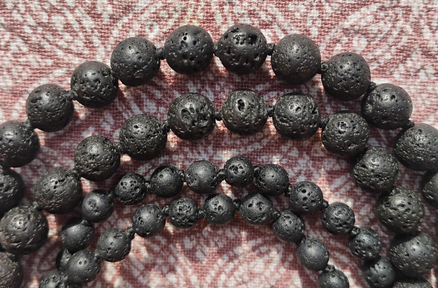 Mala tibétain de 108 pierres de lave et I Chakra