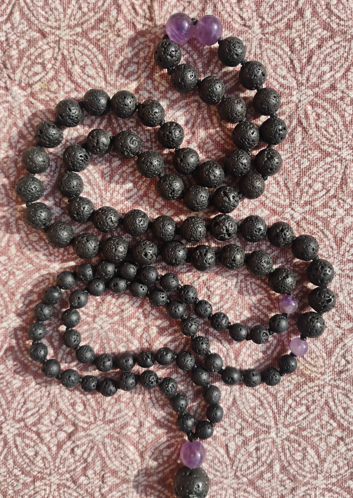 Mala tibétain de 108 pierres de lave et I Chakra